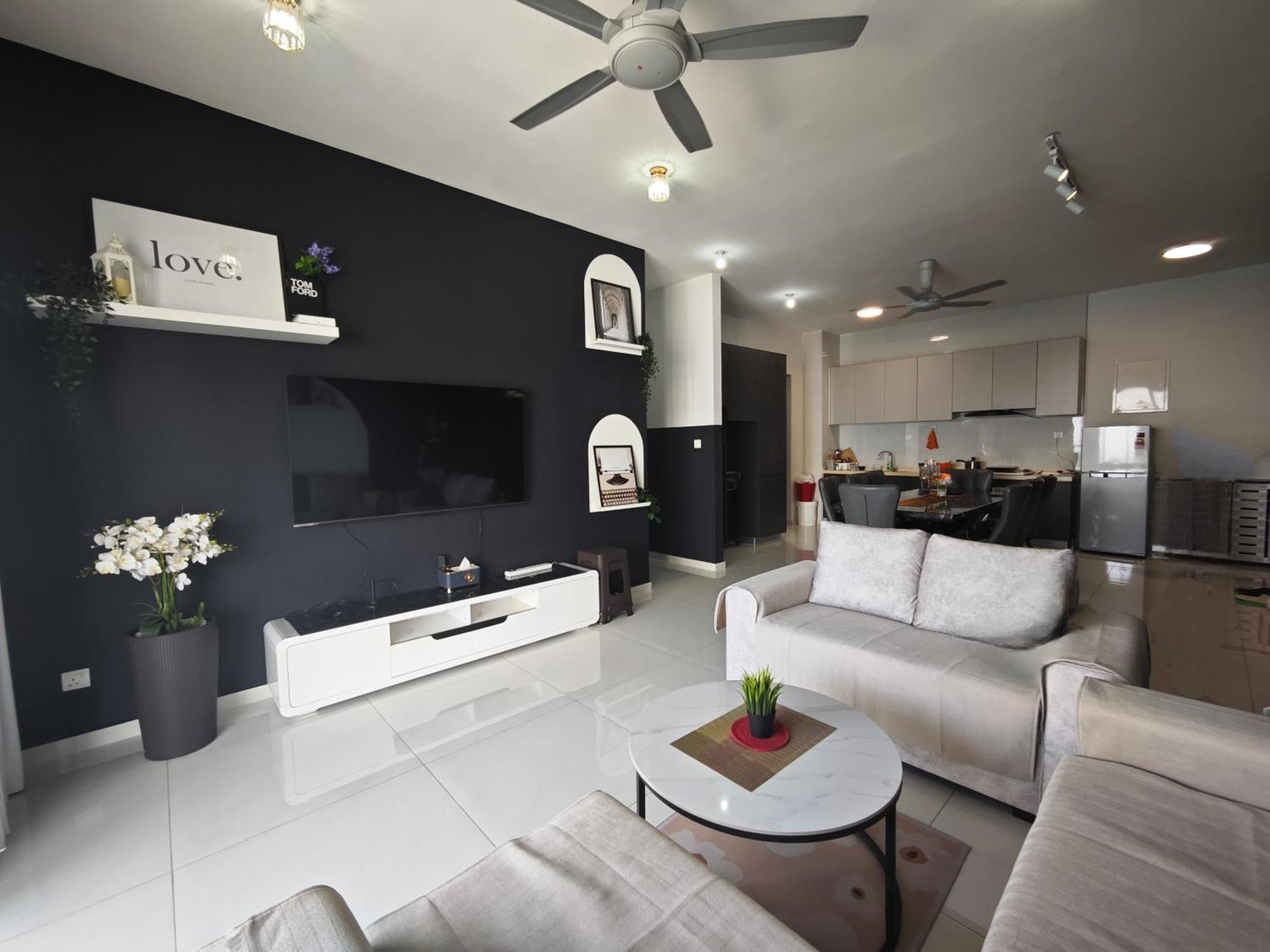 Country Garden Danga Bay Sea View Large Apartment *